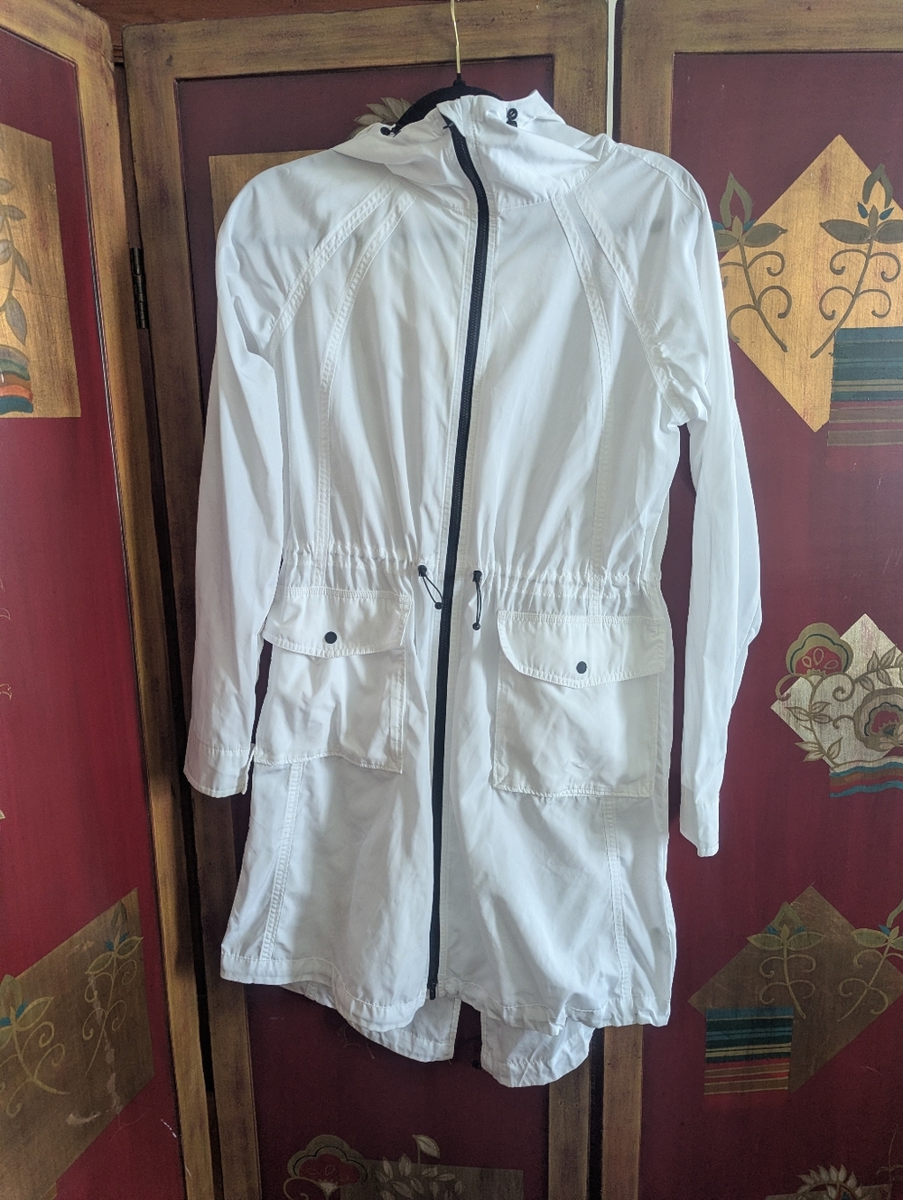 Athleta City Slicker Rain Jacket Water Resistant Sz XS White Black Yoga Casual